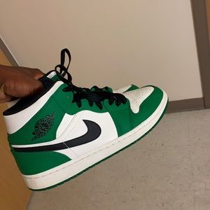 Mid pine green 1s